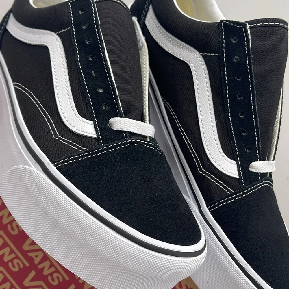 Vans Men’s Old Skool Stackform
Suede/Canvas Black/True W
VN0A7Q5M6BT
Platforms - Picture 7 of 16
